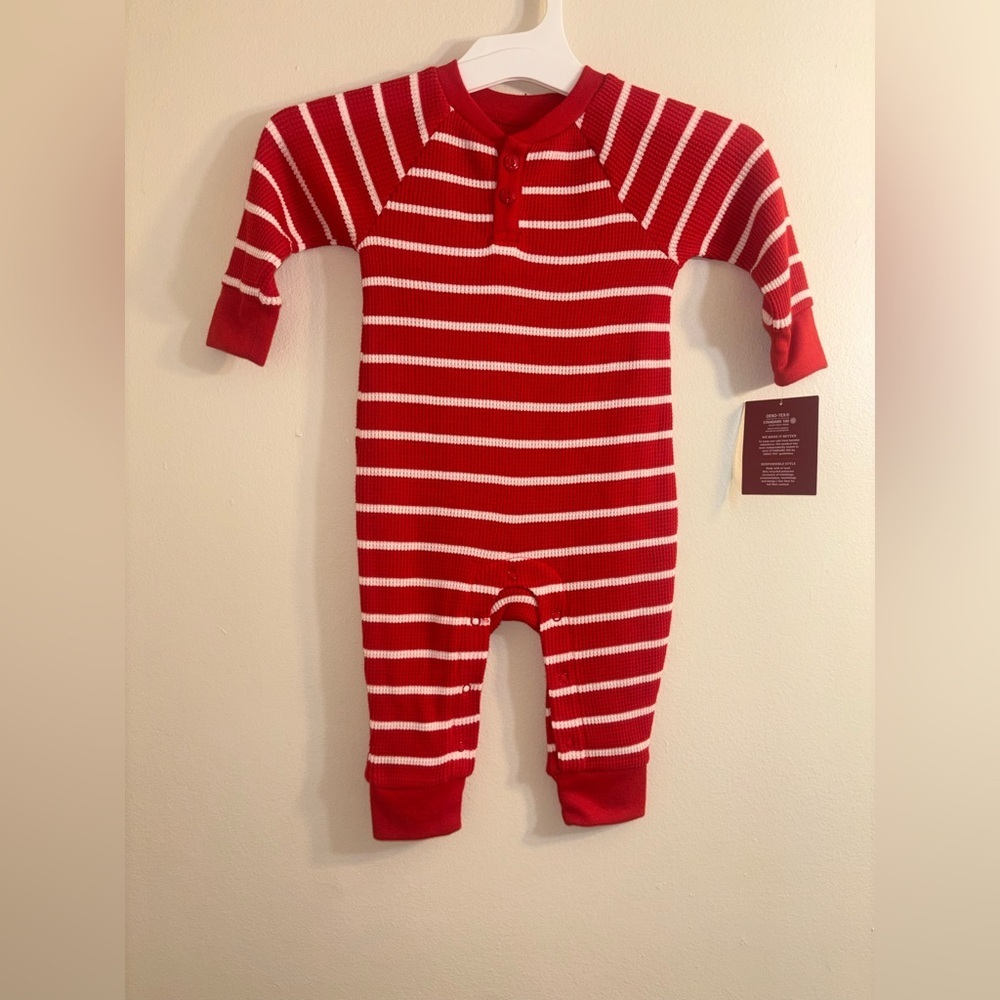 Wondershop 6-9 Months Red White
Stripe Long Sleeve Romper